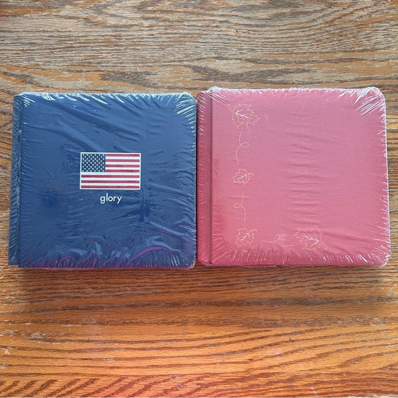 Pair of Creative Memories 8x8 Albums - Picture 1 of 5